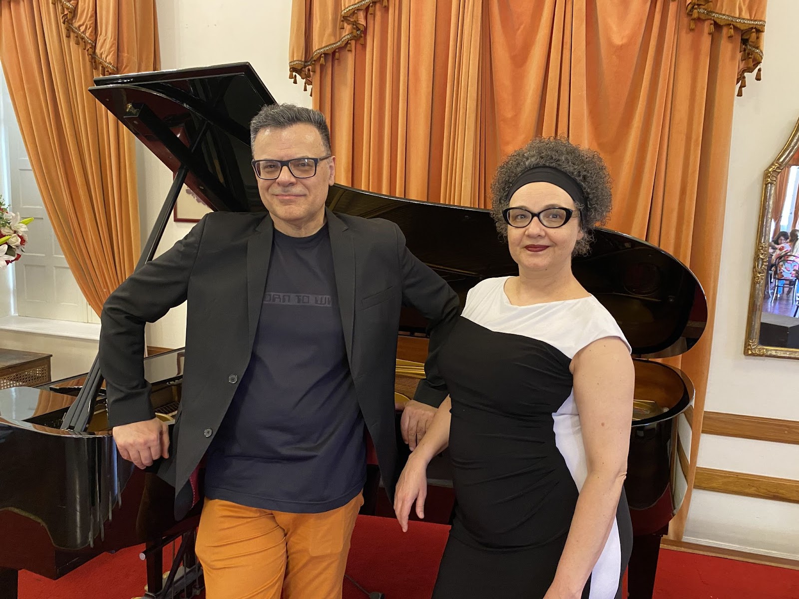 Orquestra Theatro São Pedro apresenta concerto com dois pianistas consagrados