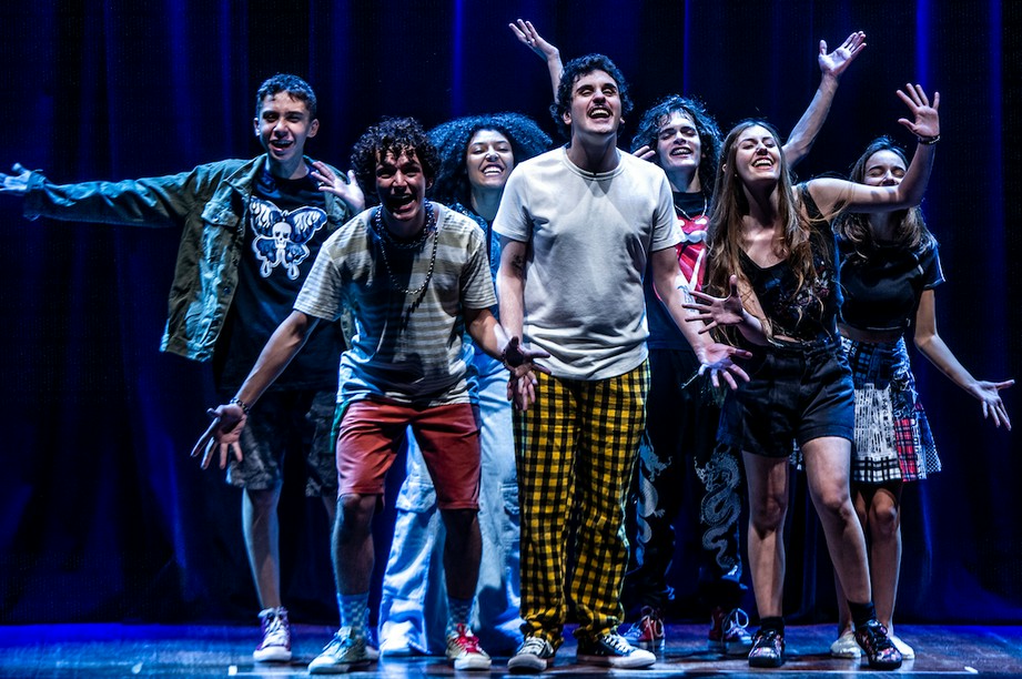 Adolescer combina espetáculo com bate-papo sobre o universo jovem neste domingo no Teatro CIEE