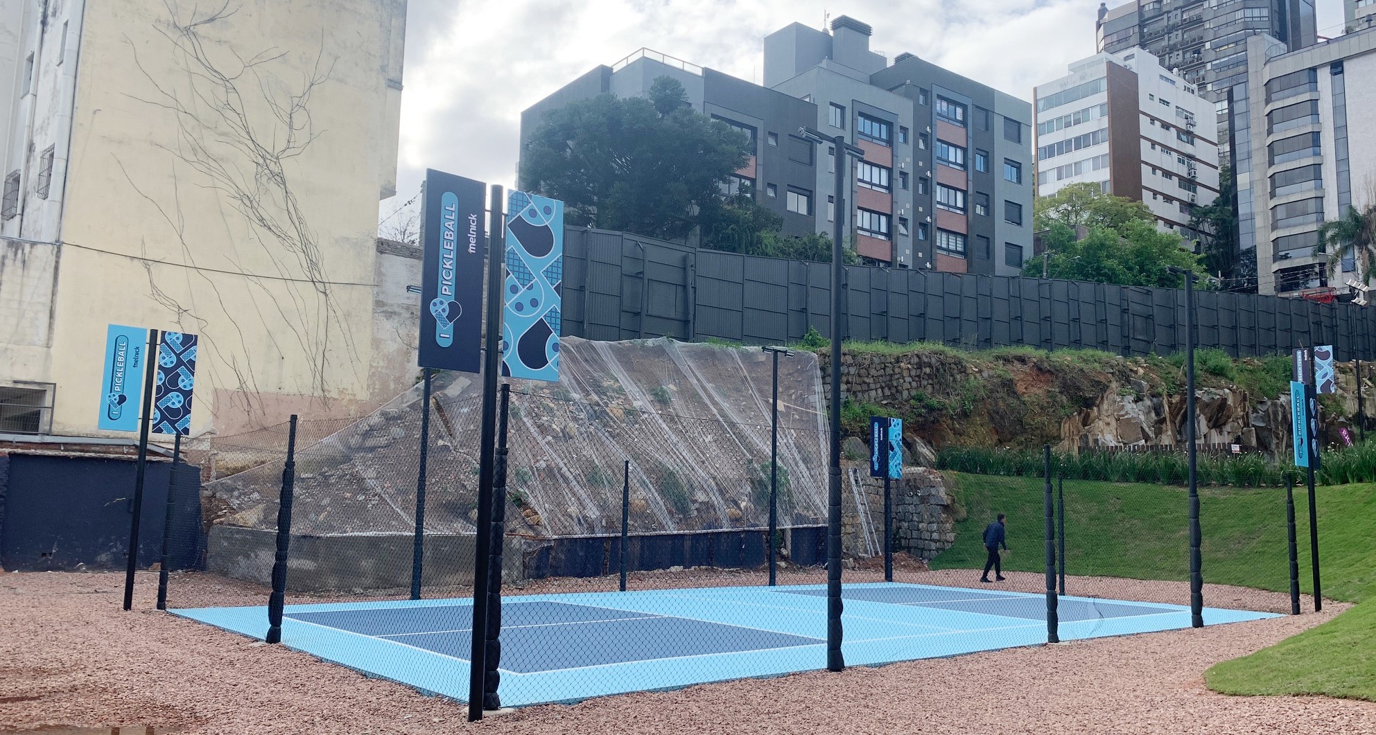 Melnick e Villa Beach Rio Branco inauguram quadra de pickleball em Porto Alegre