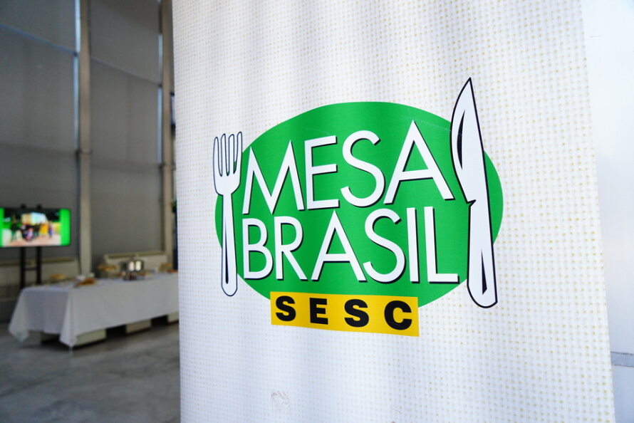 Mesa Brasil Sesc e Shopping Total arrecadam alimentos em campanha solidária de Natal