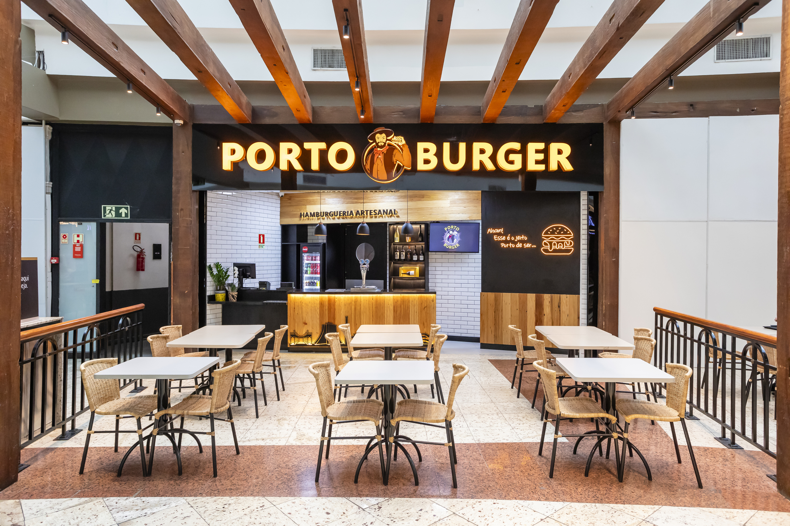 Porto Burger e Trópico inauguram no Moinhos Shopping