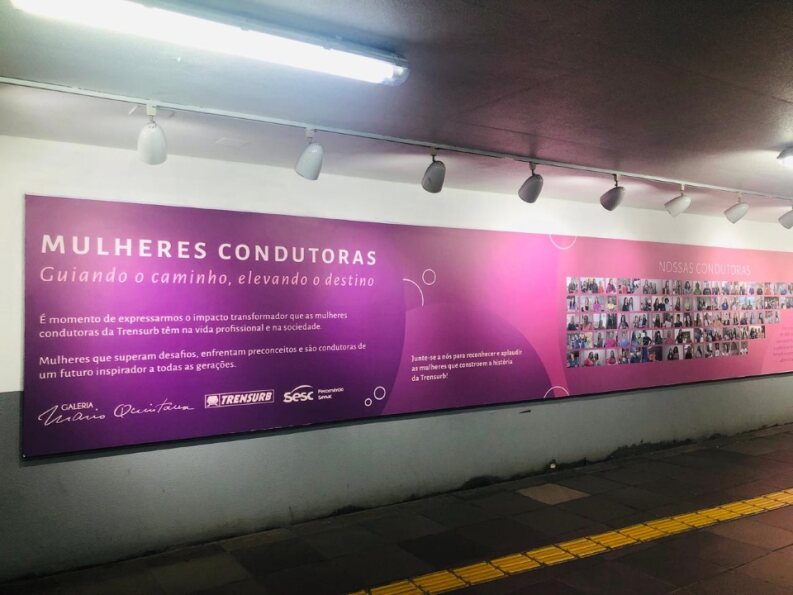 Galeria Mario Quintana, na Estação Mercado, recebe novo painel em homenagem a mulheres que atuam na Trensurb