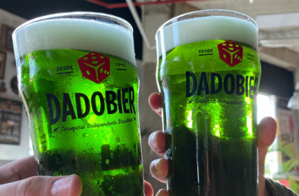 Food Hall Dado Bier recebe 4ª edição da festa Saint Patrick’s Day em Porto Alegre/RS com shows de Carlinhos Presidente e Banda Moog