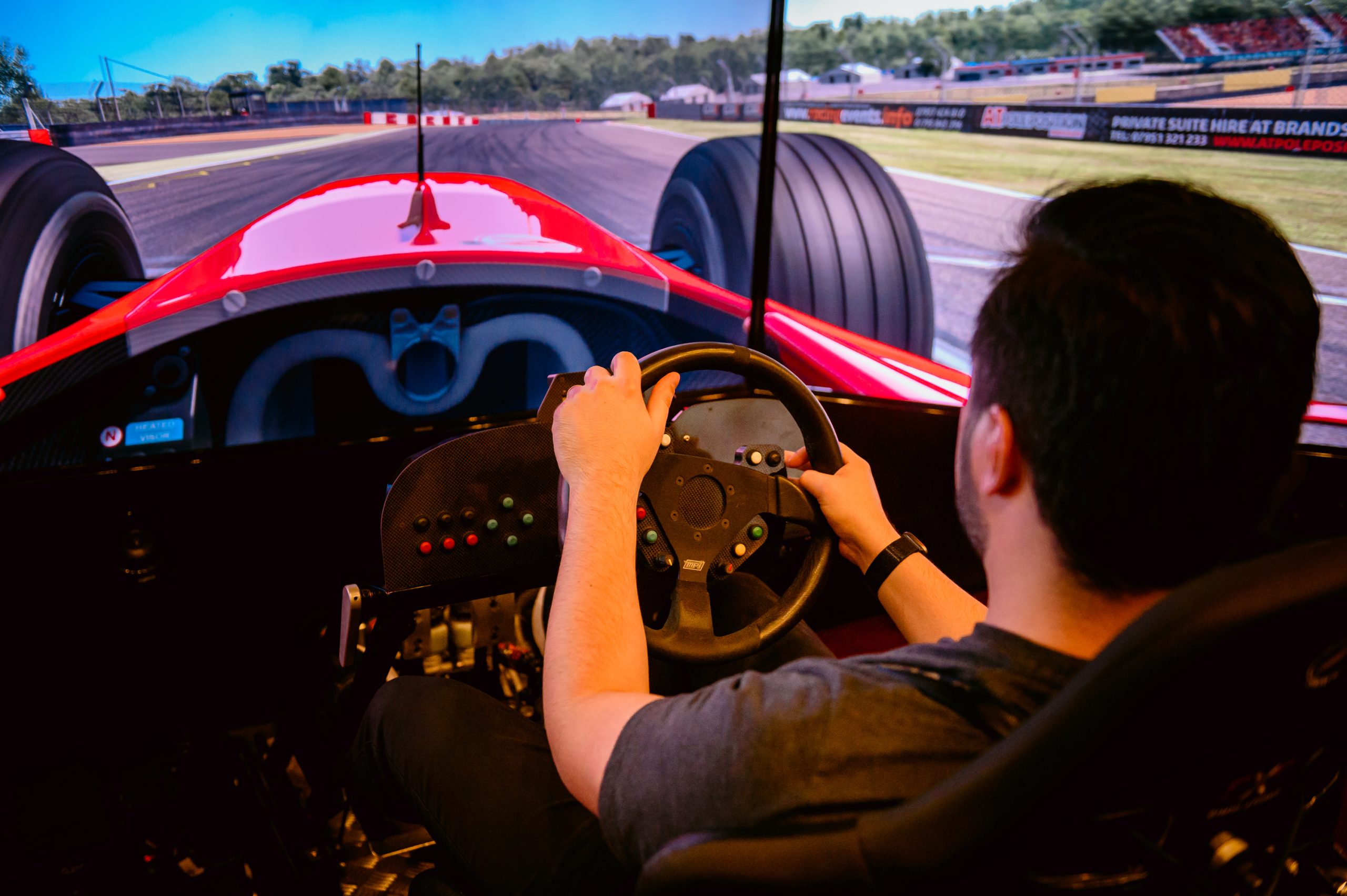 Campeão da Fórmula 1.4, piloto Sérgio Verdi estará no lançamento do Simulador CxC no BarraShoppingSul