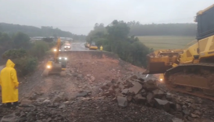 Reconstrução do km 20,5 da ERS-240 deve ser concluída até domingo