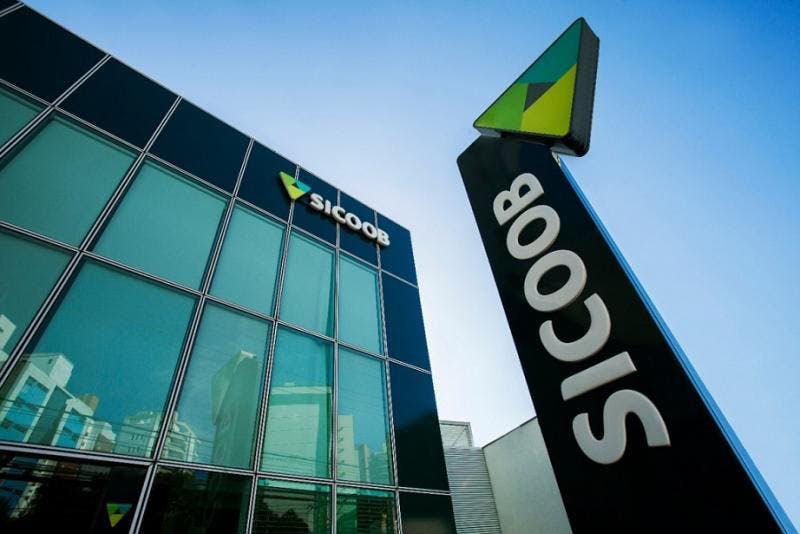 Sicoob alcança R$ 298,4 bilhões em ativos em 2023