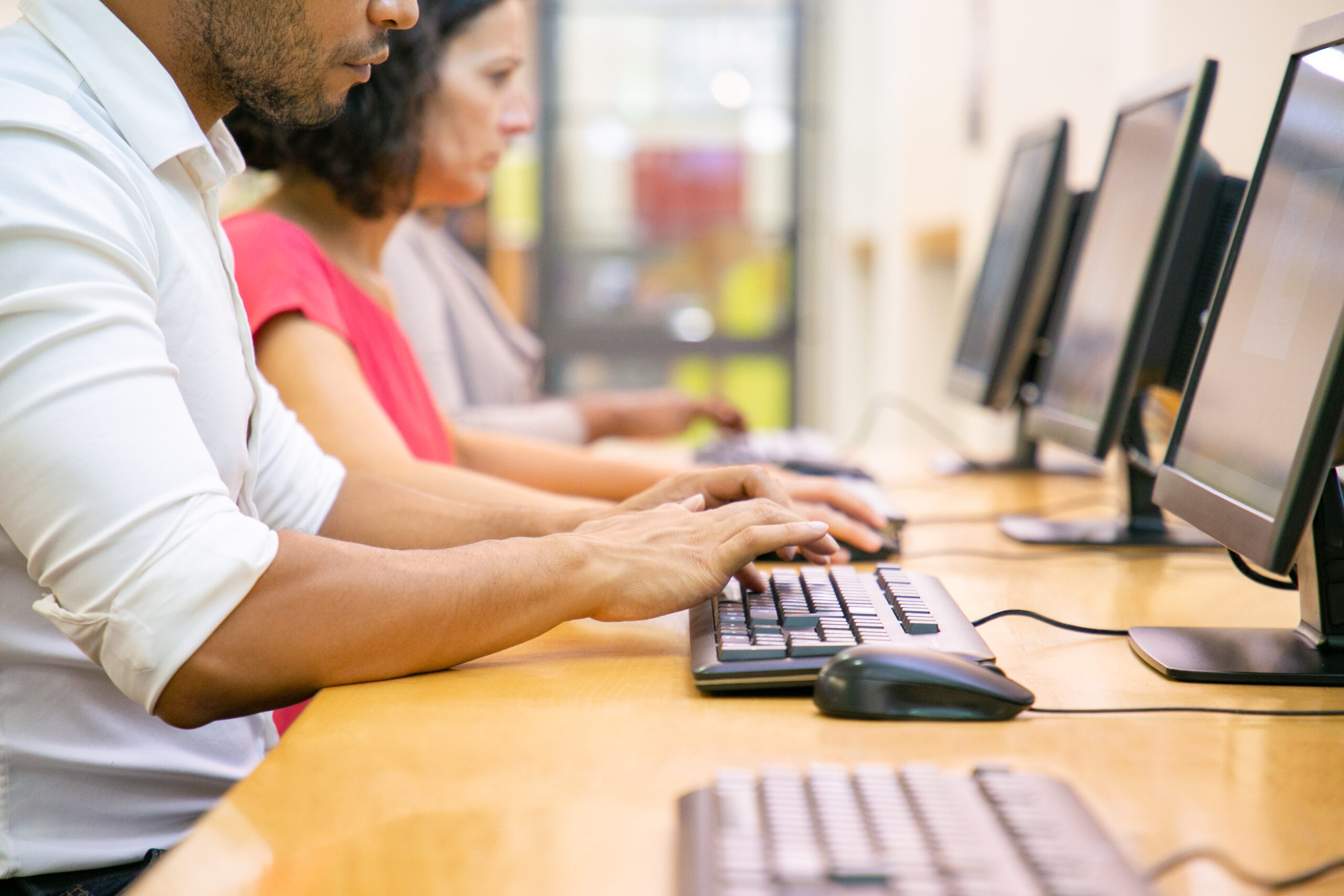 Escola Técnica Fundatec oferece curso de informática essencial para jovens e adultos  