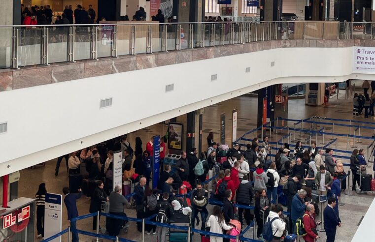 Profissionais do turismo comemoram retomada parcial no Salgado Filho