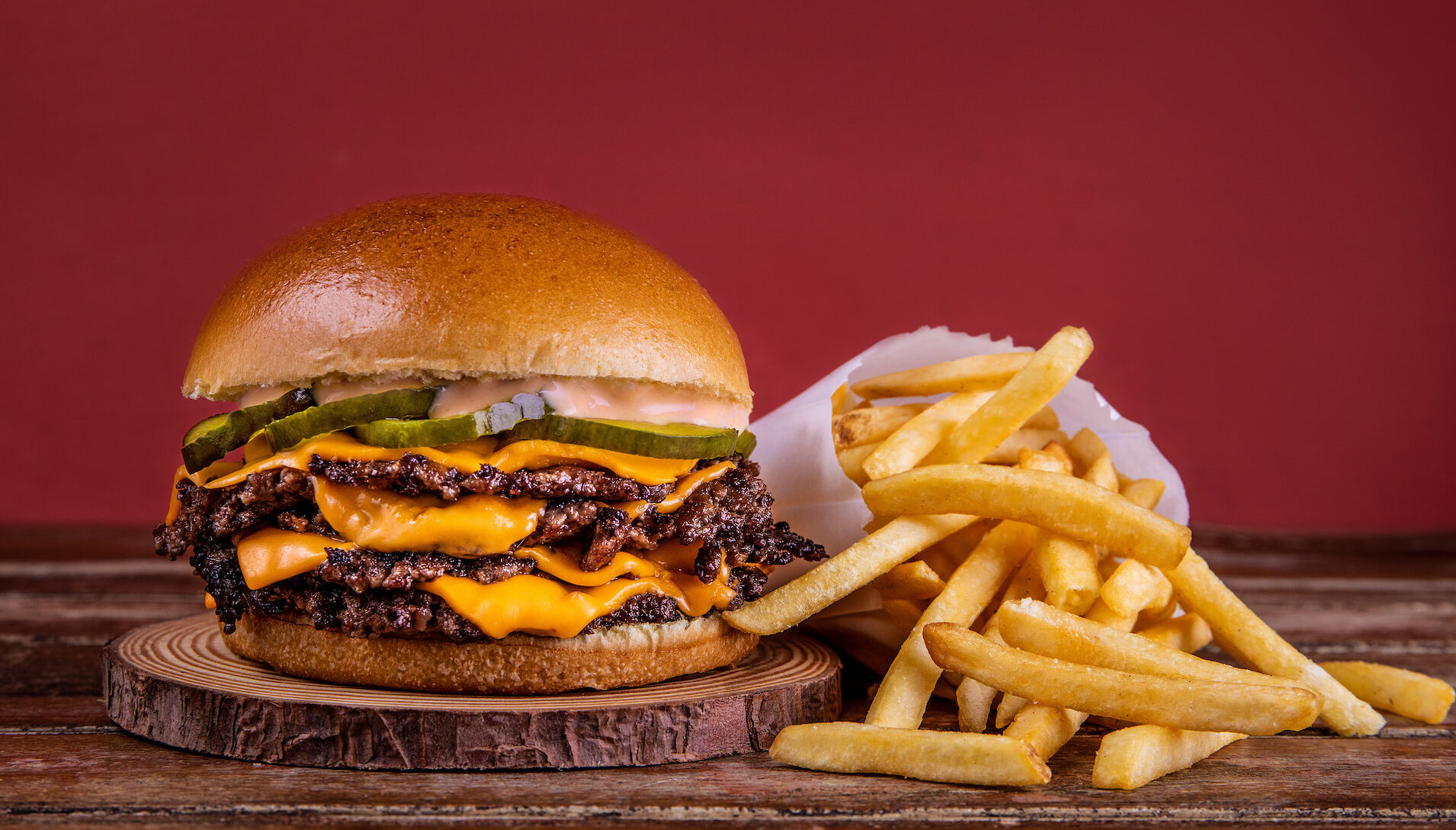 Três Gordos: A marca de Ultra Smash Burger do grupo T.T. já está disponível na capital gaúcha