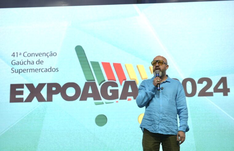 “Nossas maiores missões são viver de fato o presente e não deixar que alguém seja invisível ao nosso lado”, aponta Fabrício Carpinejar na Expoagas 2024