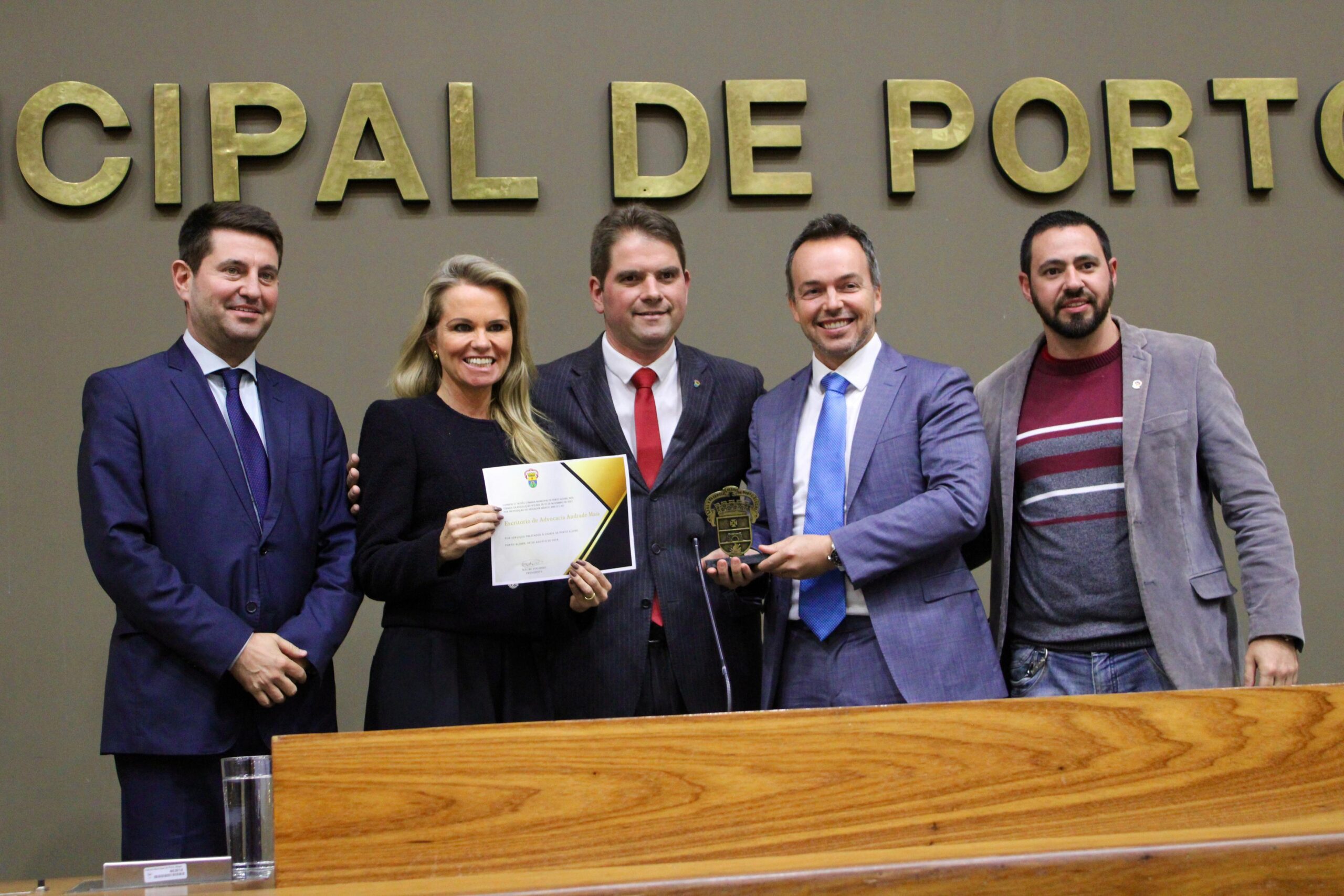 Andrade Maia Advogados recebe o Troféu Câmara Municipal de Porto Alegre