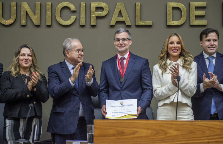 Gustavo Juchem recebe homenagem da Câmara Municipal de Porto Alegre