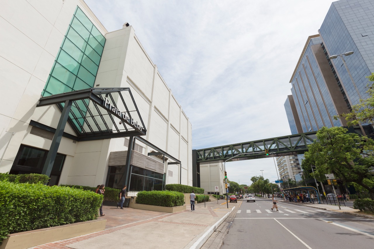 “Wandinha” terá peça de teatro gratuita no Praia de Belas Shopping durante todo o mês de outubro