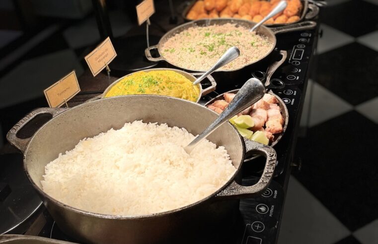 Última feijoada do ano no Hilton Porto Alegre terá edição especial e brindes exclusivos