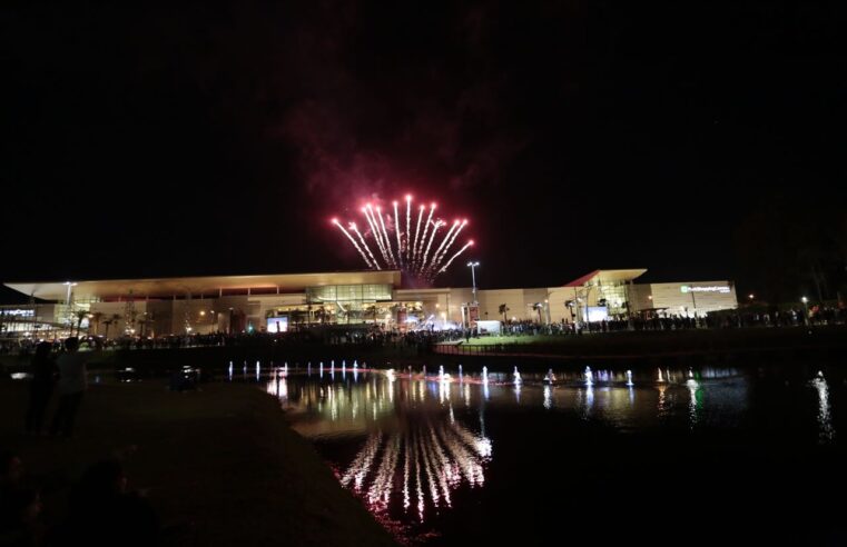 ParkShopping Canoas se prepara para a chegada do Natal com espetáculo gratuito e retorno de árvore externa