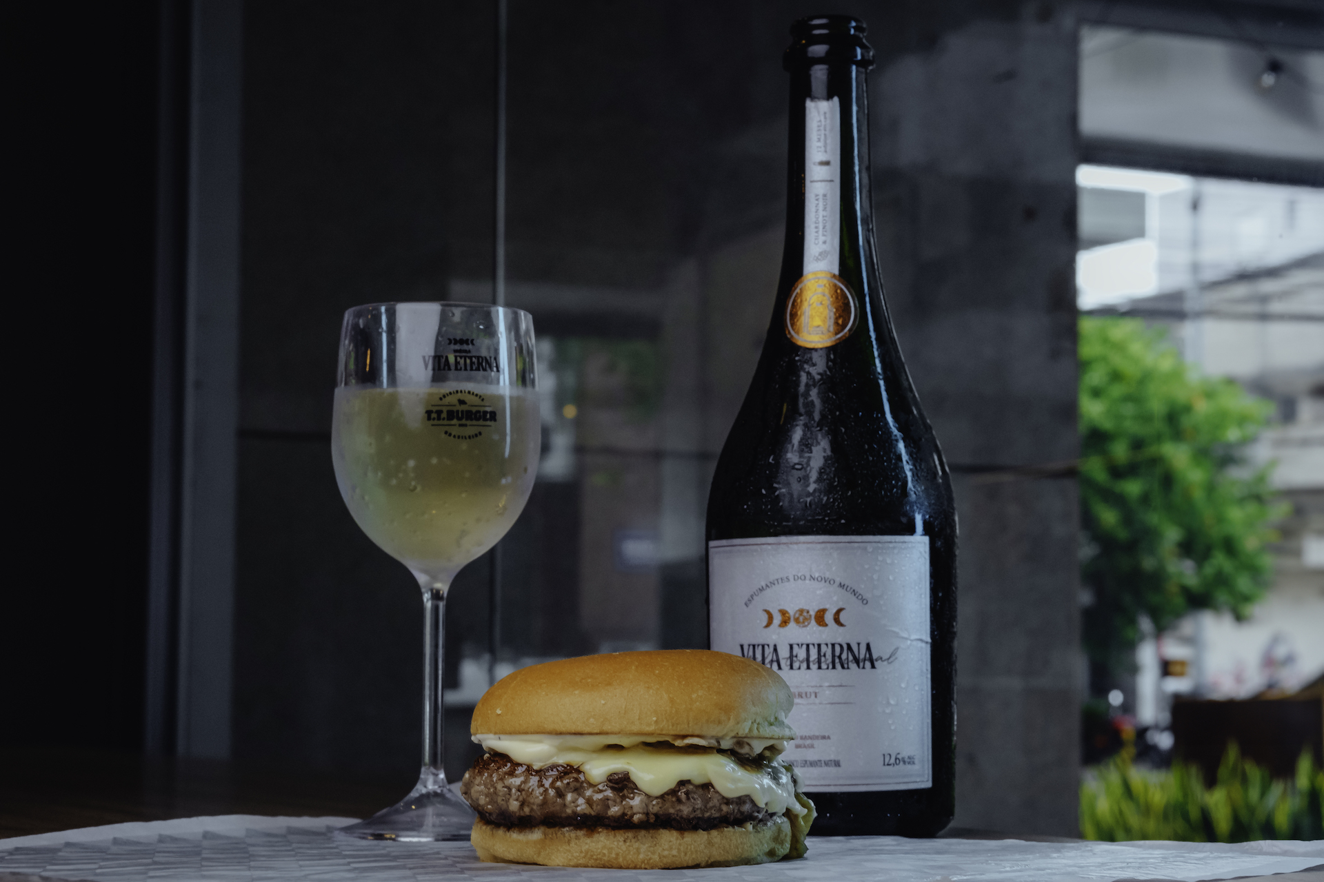 Harmonização de espumante com hambúrguer é novidade no T.T. Burger de Porto Alegre