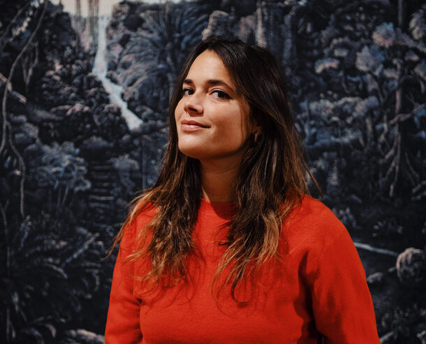Artista francesa Manon Diemer expõe suas obras sobre Porto Alegre no Paço Municipal