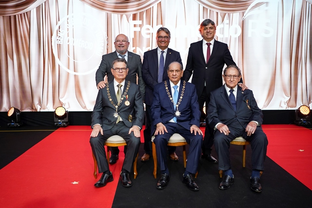 José Roberto Tadros recebe Ordem do Mérito Comercial do Rio Grande do Sul