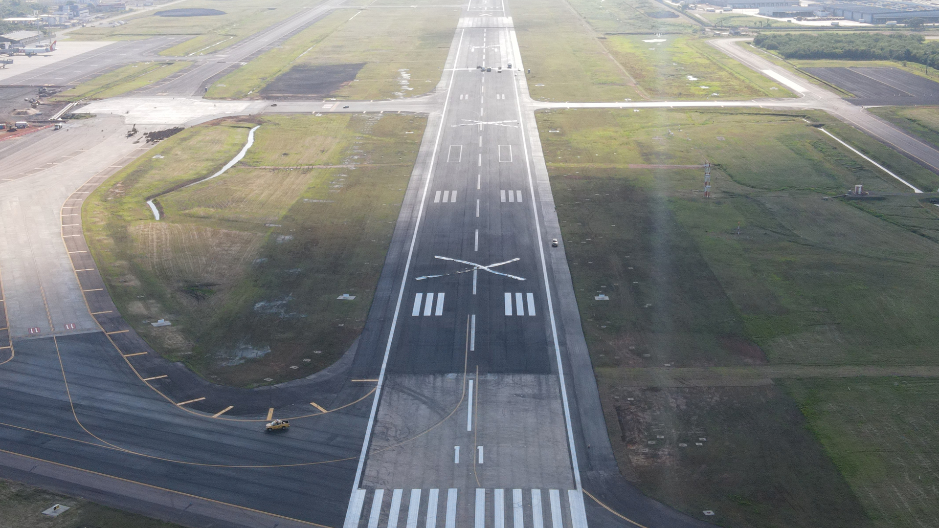 Fraport Brasil conclui obras de recuperação da pista do Porto Alegre Airport