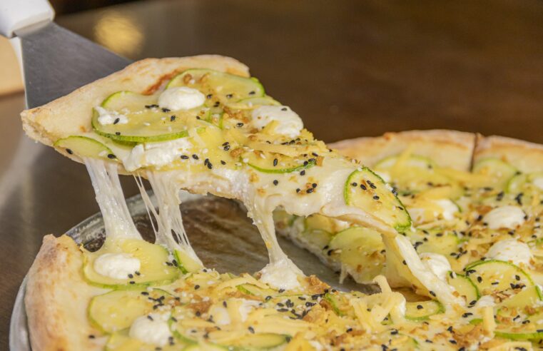 Único rodízio de pizza com massa de fermentação longa de Porto Alegre chega ao litoral gaúcho
