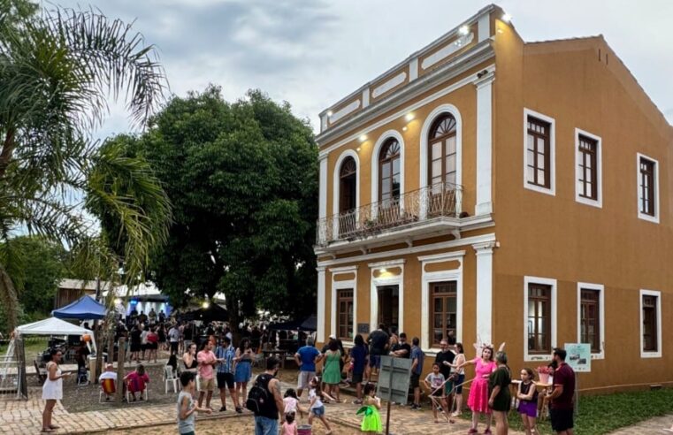 Sarau do Rio reúne mais de 4 mil pessoas e é considerada a maior de todas a edições
