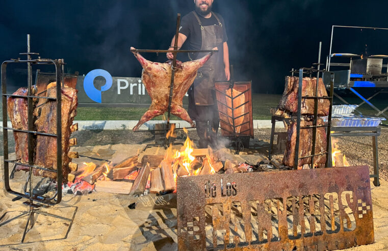 Assador premiado pilota churrasqueira da Ownerinc no Paleta Atlântida 25