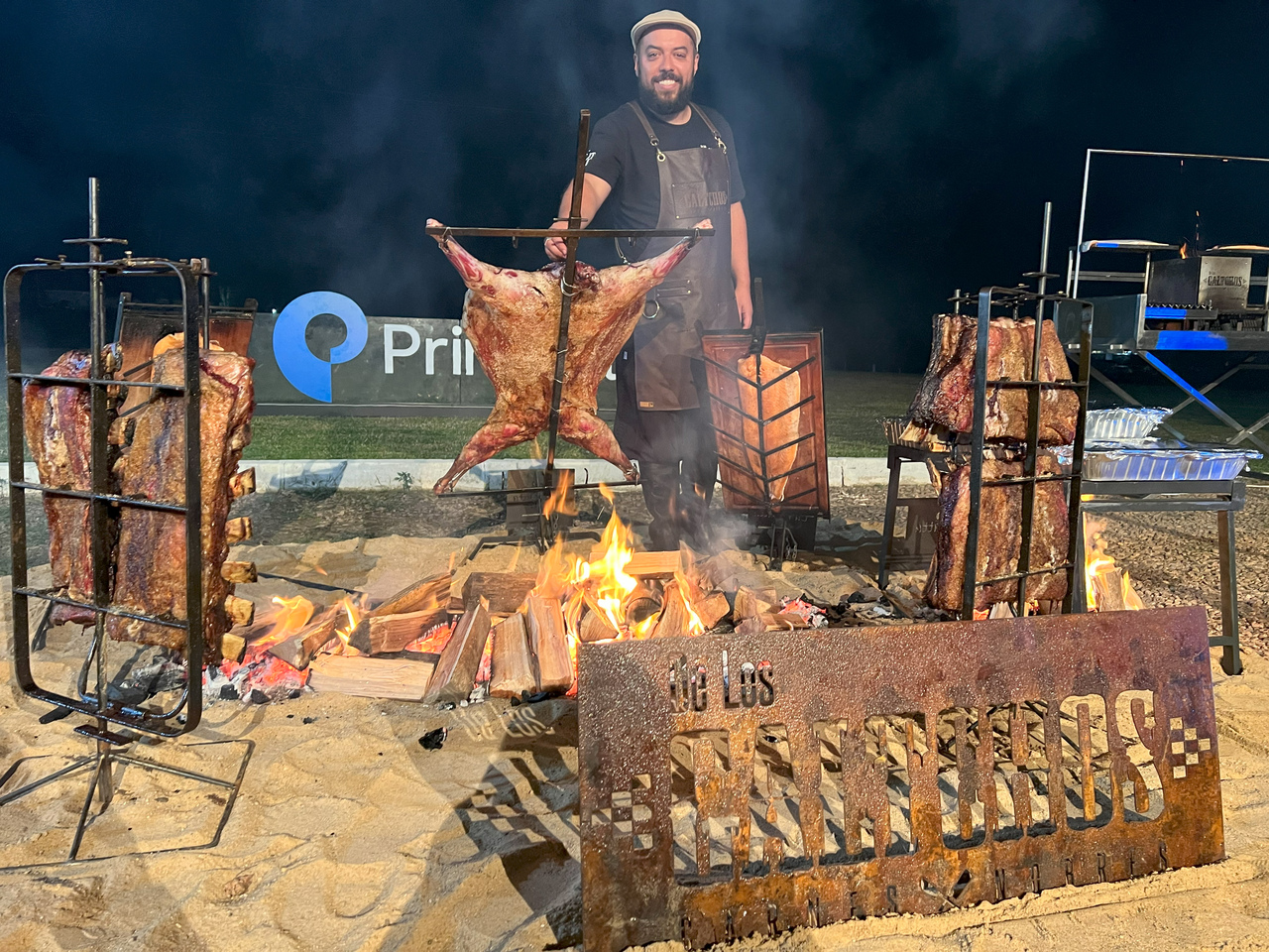 Assador premiado pilota churrasqueira da Ownerinc no Paleta Atlântida 25