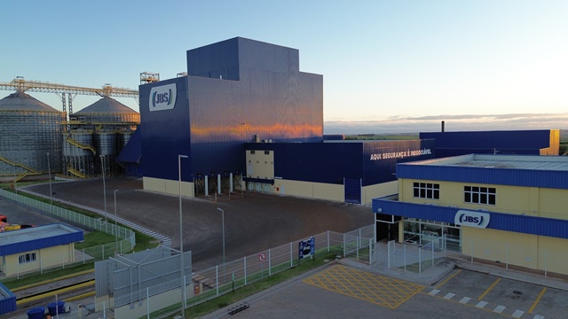 JBS amplia produção na unidade de Seberi e gera oportunidades com a instalação da nova fábrica de ração na região