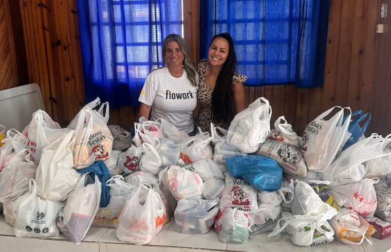 Flowork doa 3 toneladas de alimentos arrecadados em ação de final de ano