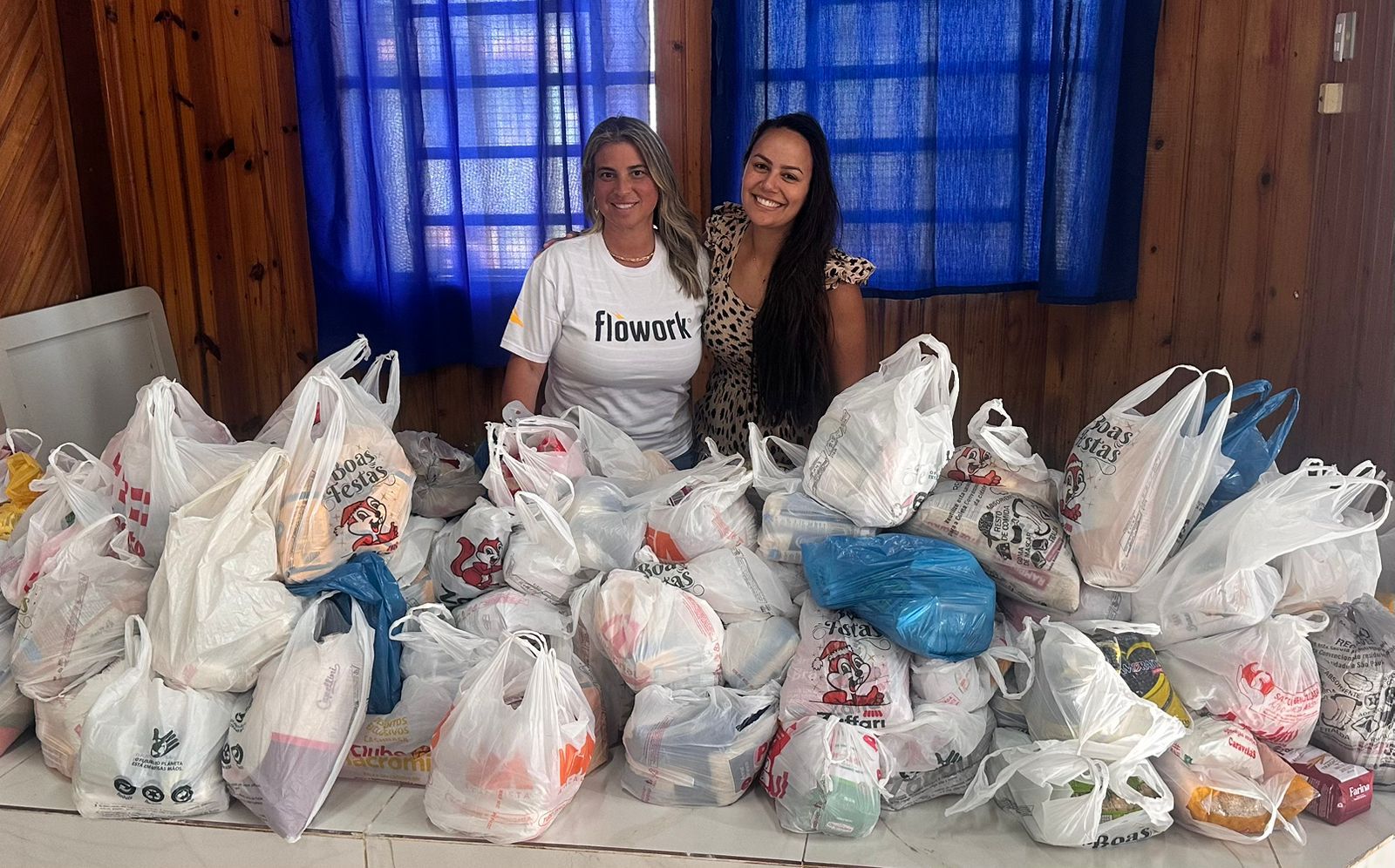 Flowork doa 3 toneladas de alimentos arrecadados em ação de final de ano