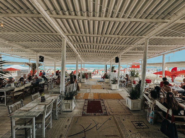 20BARRA9 Bali Hai Atlântida abre temporada de churrasco e música na beira da praia