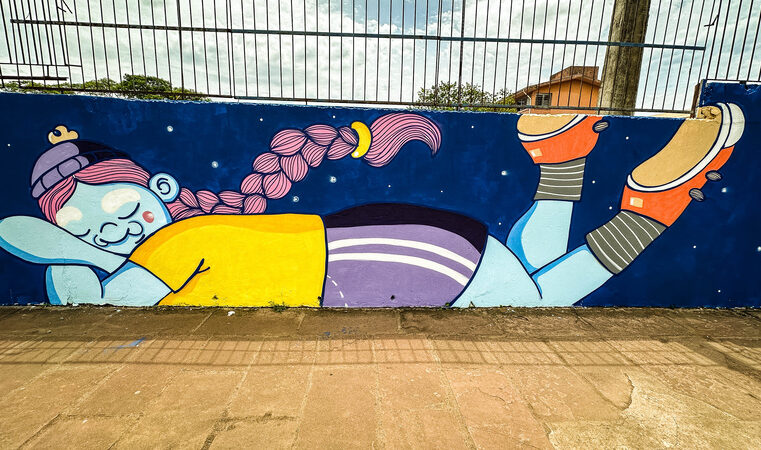 Projeto Viva Perifa leva grafite e arte às escolas afetadas pelas enchentes no Rio Grande do Sul