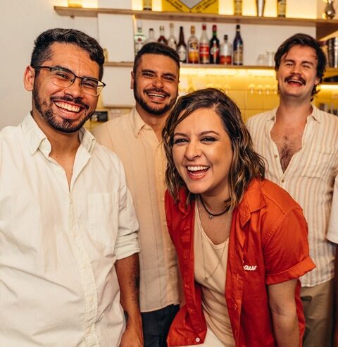 Aquece de Carnaval no Food Hall Country tem show gratuito de Bibiana Petek e Banda nesta quinta-feira