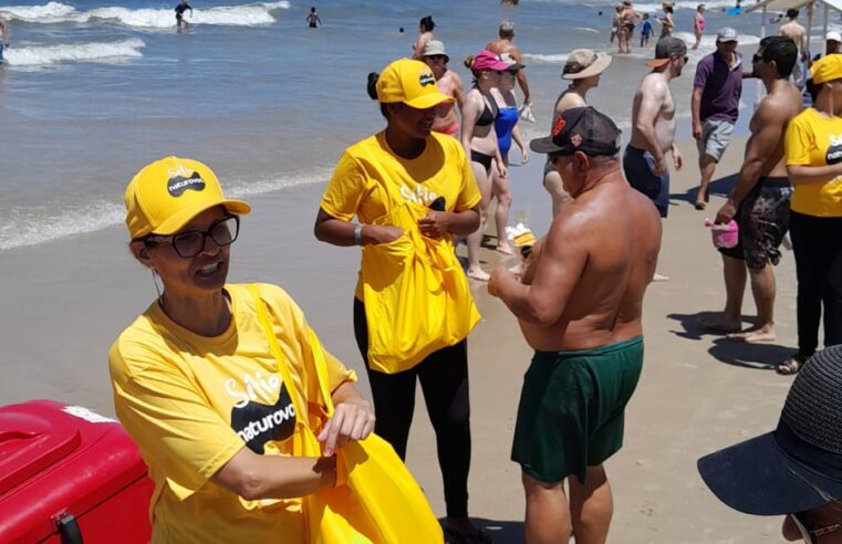 Blitz da Naturovos surpreende veranistas no litoral gaúcho