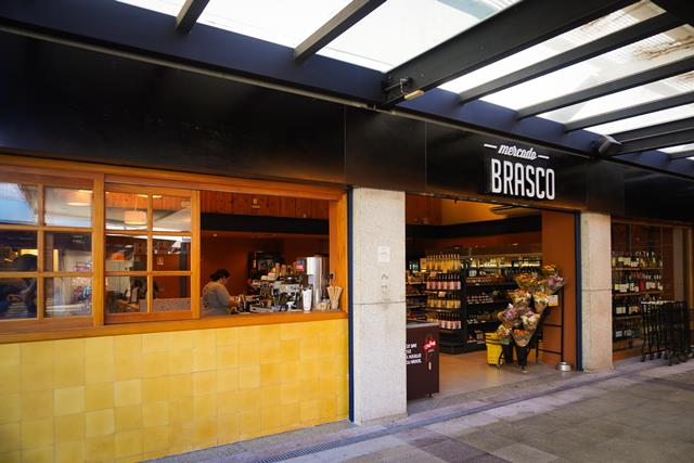 Mercado Brasco reabre no Viva Open Mall com novidades para a vizinhança após reforma