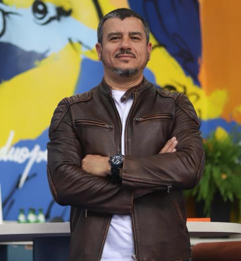 Wine Hour desta terça celebra terroir do cerrado goiano e música eletrônica com DJ Paulinho Pedroso no Food Hall Country