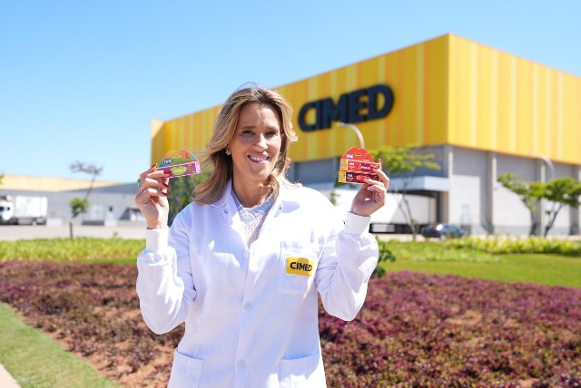 Karla Felmanas, vice-presidente da farmacêutica Cimed, celebra sucesso de seu livro que completa um ano com mais de 23 mil cópias vendida