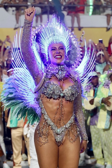 Descubra o segredo da maquiagem de carnaval da Paola Oliveira, Ivete Sangalo e Ana Castela