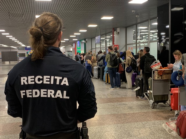 Nova operação padrão da Receita deve causar atrasos em voos internacionais em Porto Alegre