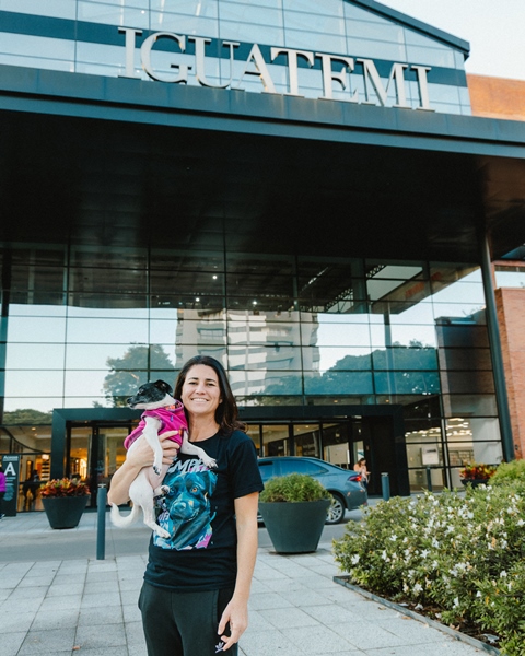 Iguatemi recebe feira de adoção organizada pelo projeto de Deise Falci