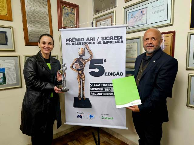 Sicredi e ARI formalizam parceria para Prêmio de Assessoria de Imprensa