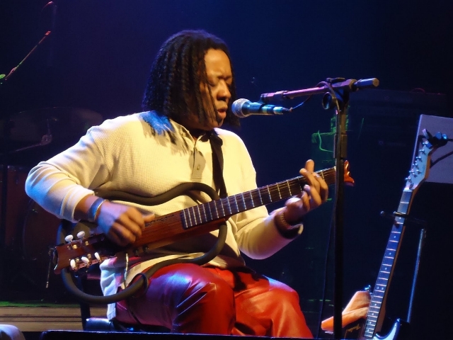 Cisne Branco realiza happy hour especial com Gelson Oliveira na quinta-feira