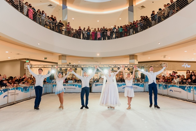 Espetáculo no gelo com trilha sonora do ABBA é atração gratuita no BarraShoppingSul