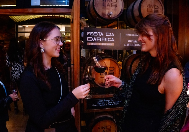 VinoLab celebra a 5ª edição da Festa da Barrica com tributo a Amy Winehouse