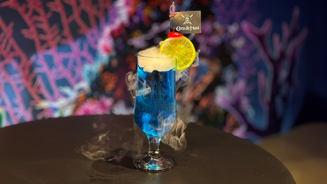 Azul da cor do Mar: Cara de Mau Porto Alegre presenteia com drink exclusivo