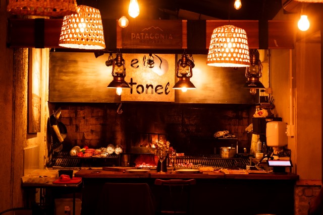 El Tonel celebra 15 anos como referência do autêntico churrasco castelhano em Porto Alegre