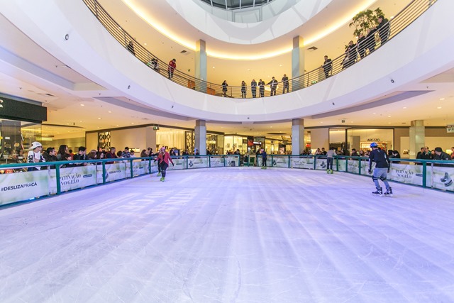 BarraShoppingSul recebe pista de patinação no gelo
