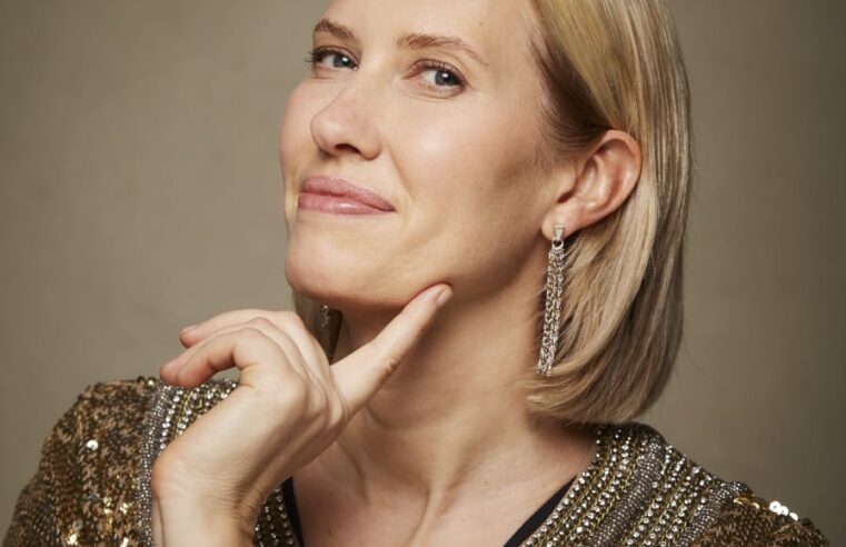 Vanessa de Maria volta a Porto Alegre com show intimista de músicas latinas