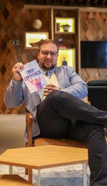 Vitrola lança A Onda da Experiência, novo livro de Will Weber, com masterclass gratuita em Porto Alegre