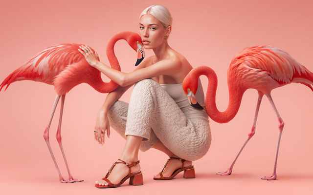 Campanha da marca de calçados Bebecê produzida em IA